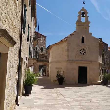 Nikolina - Vitarnja Jelsa (Hvar)