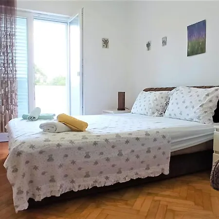Nikolina - Vitarnja Jelsa (Hvar)
