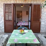 Nikolina - Vitarnja * Jelsa (Hvar)