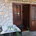 Nikolina - Vitarnja * Jelsa (Hvar)