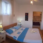Nikolina - Vitarnja Apartment Jelsa (Hvar)