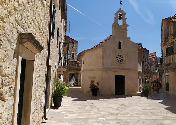 Nikolina - Vitarnja Jelsa (Hvar)