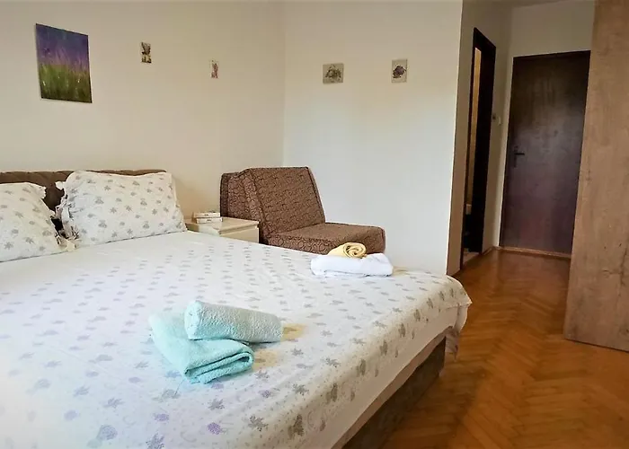 Nikolina - Vitarnja * Jelsa (Hvar)